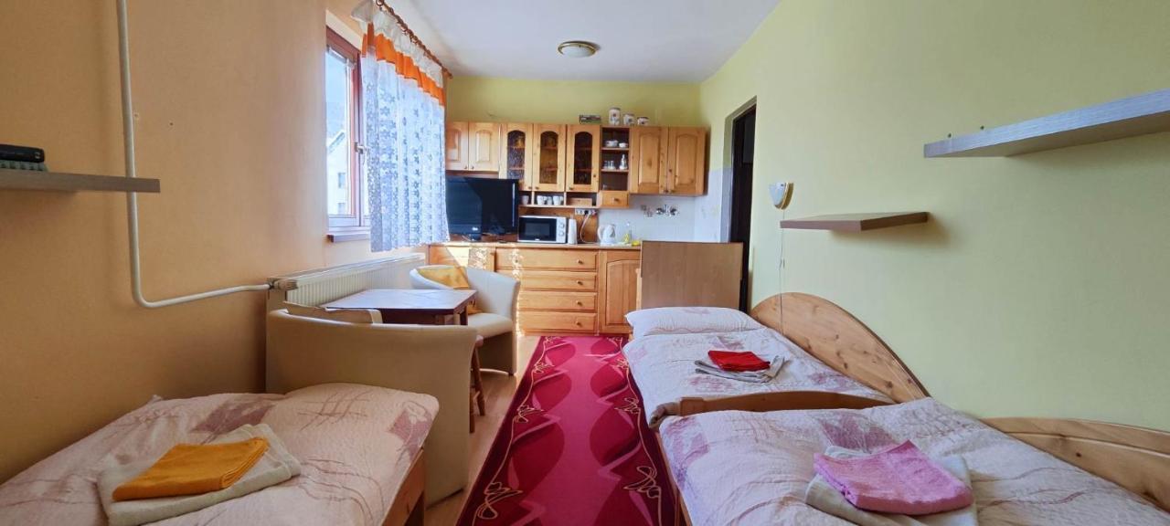 Homestay Machom Oscadnica Exterior foto