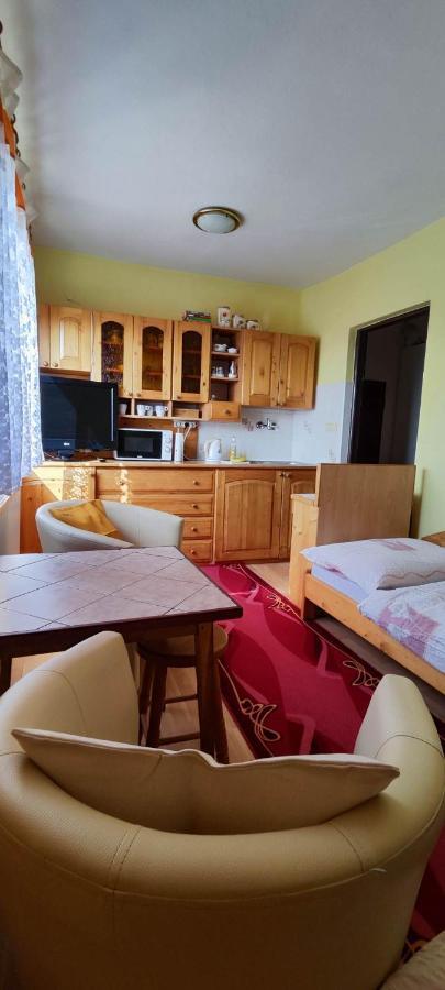 Homestay Machom Oscadnica Exterior foto